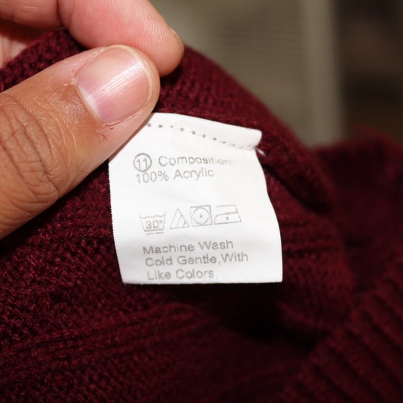 Romwe Women’s Burgundy Cable Knit Sleeveless Cropped Sweater Vest - Size Medium - Picture 9 of 9